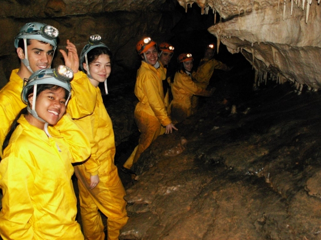 grupo sonriendo a camara.jpg